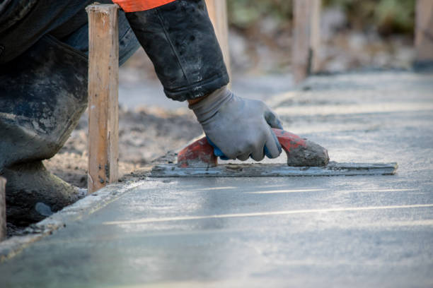 Best Concrete Sidewalk Installation  in Santa Ana, CA